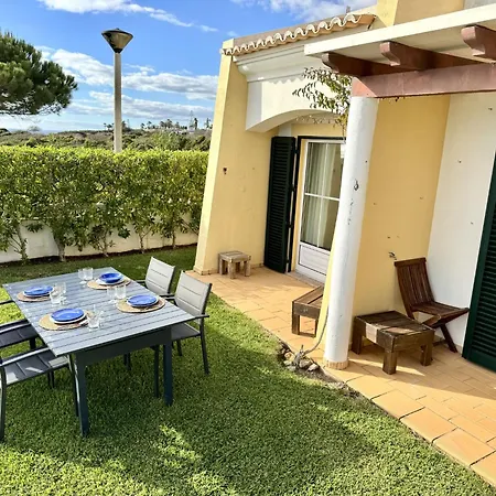 Charming Near Atlantic Ocean Casa de Férias